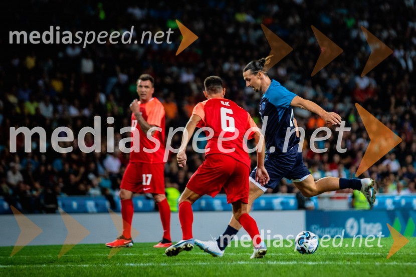 Dobrodelna tekma: Svetovne zvezde nogometa za žrtve poplav