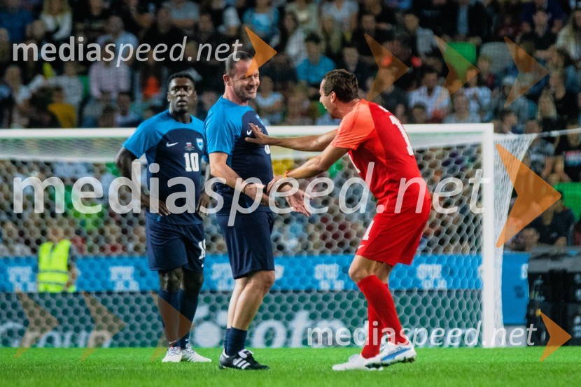 Dobrodelna tekma: Svetovne zvezde nogometa za žrtve poplav