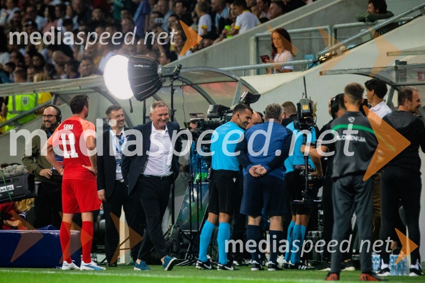 Dobrodelna tekma: Svetovne zvezde nogometa za žrtve poplav