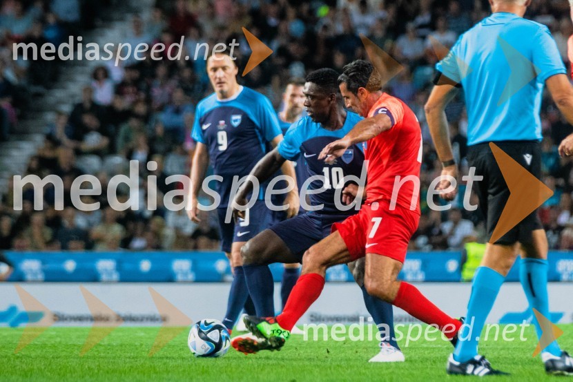 Dobrodelna tekma: Svetovne zvezde nogometa za žrtve poplav