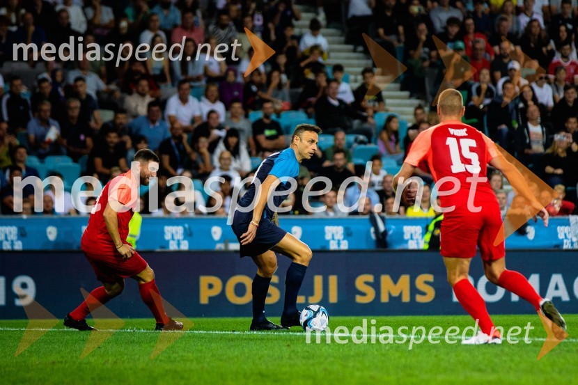 Dobrodelna tekma: Svetovne zvezde nogometa za žrtve poplav