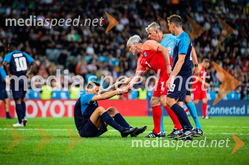 Dobrodelna tekma: Svetovne zvezde nogometa za žrtve poplav