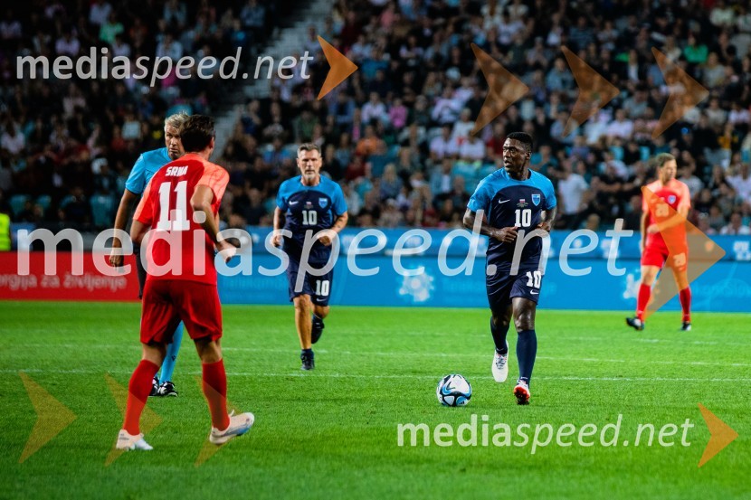 Dobrodelna tekma: Svetovne zvezde nogometa za žrtve poplav