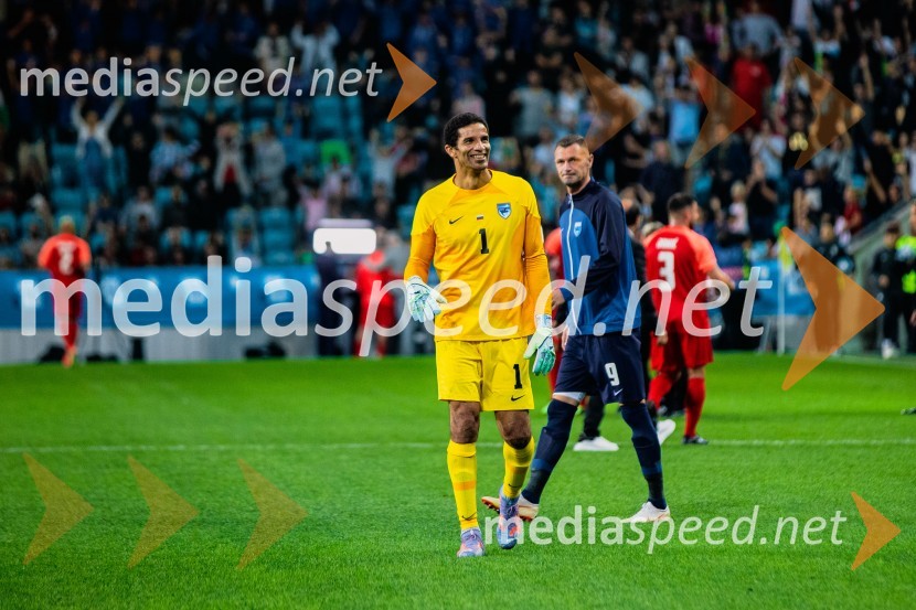 Dobrodelna tekma: Svetovne zvezde nogometa za žrtve poplav