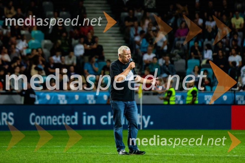 Dobrodelna tekma: Svetovne zvezde nogometa za žrtve poplav