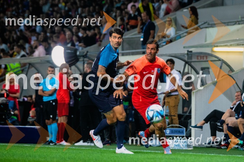 Dobrodelna tekma: Svetovne zvezde nogometa za žrtve poplav