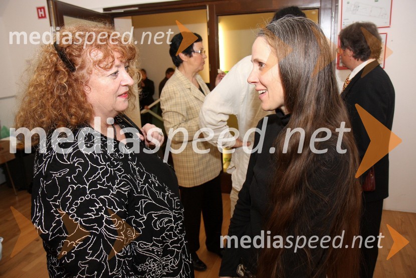 Alenka Cilenšek in Nataša Tič Ralijan, igralkiMama ni ena sama, premiera v Mestnem gledališču Ptuj