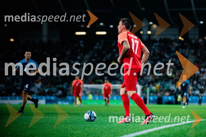 Dobrodelna tekma: Svetovne zvezde nogometa za žrtve poplav