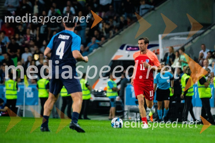 Dobrodelna tekma: Svetovne zvezde nogometa za žrtve poplav