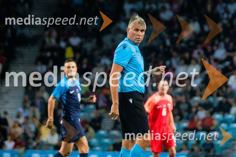 Dobrodelna tekma: Svetovne zvezde nogometa za žrtve poplav