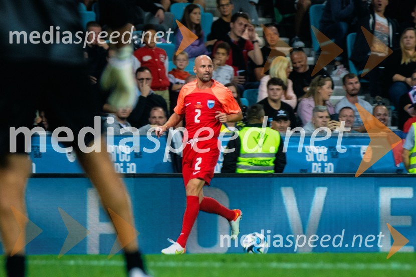 Dobrodelna tekma: Svetovne zvezde nogometa za žrtve poplav