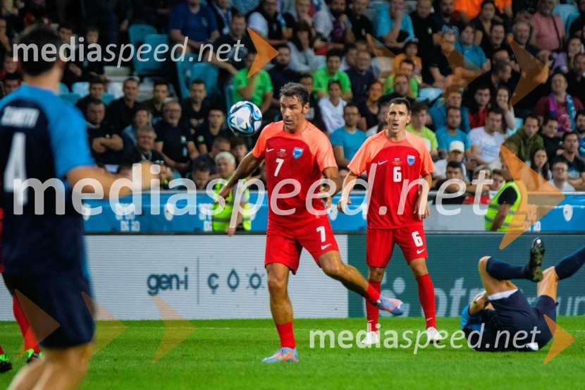 Dobrodelna tekma: Svetovne zvezde nogometa za žrtve poplav