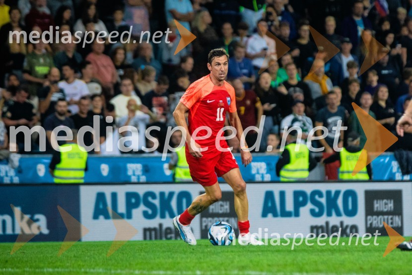 Dobrodelna tekma: Svetovne zvezde nogometa za žrtve poplav