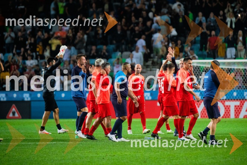 Dobrodelna tekma: Svetovne zvezde nogometa za žrtve poplav