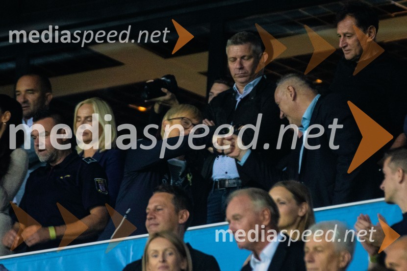 Dobrodelna tekma: Svetovne zvezde nogometa za žrtve poplav