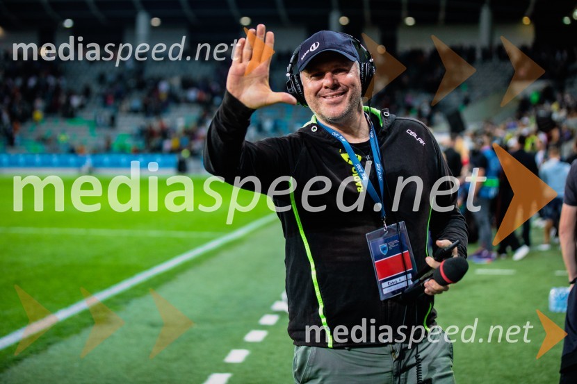 Dobrodelna tekma: Svetovne zvezde nogometa za žrtve poplav