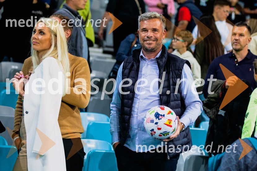 Dobrodelna tekma: Svetovne zvezde nogometa za žrtve poplav