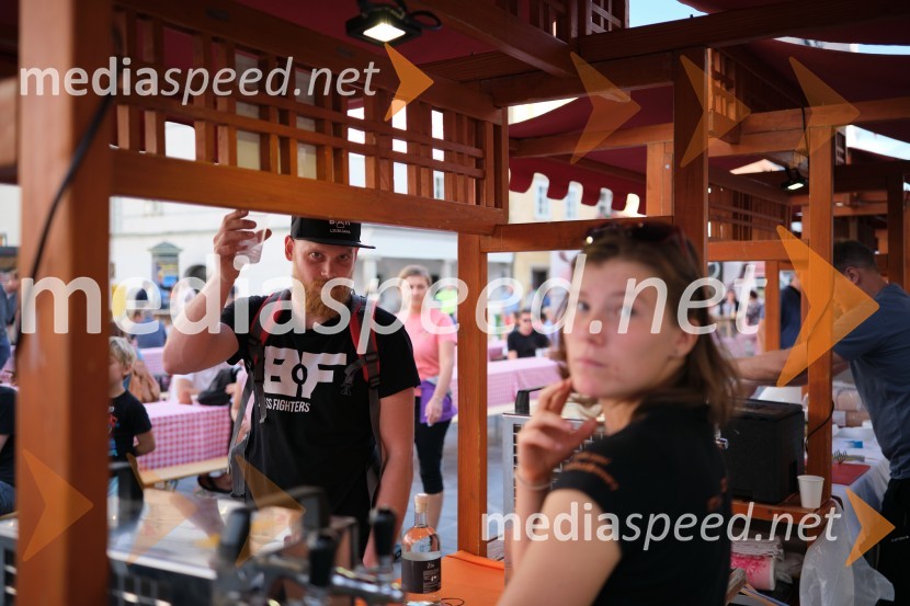 Dan kranjske klobase in piva 2023, petek