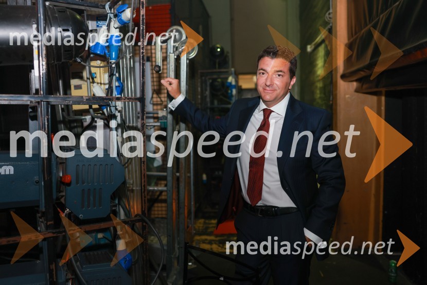  Urban Laurenčič, športni novinar, voditelj Frišno/Fresh, dan nove slovenske glasbe 2023