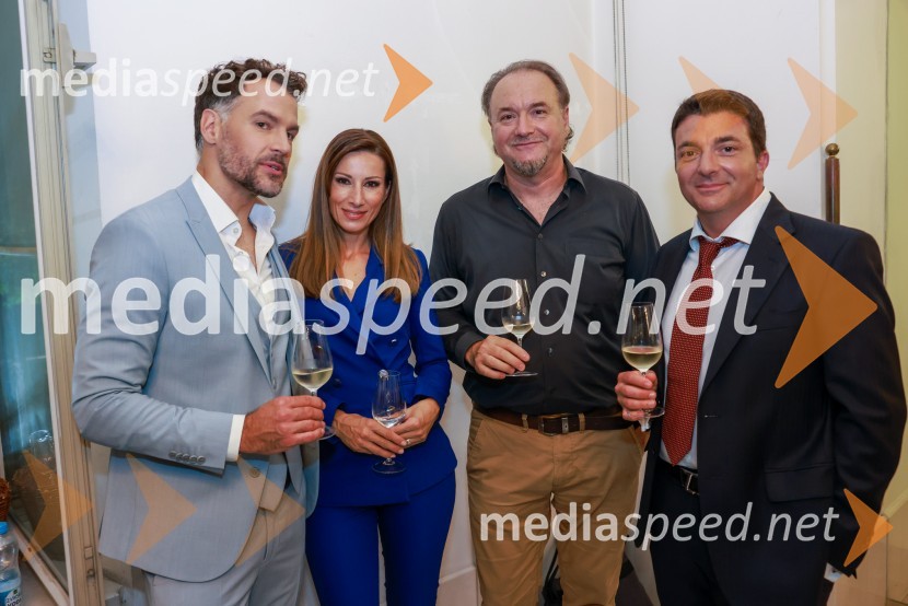  David Urankar, televizijski voditelj, maneken;  Erika Žnidaršič, TV voditeljica;  ... ;  Urban Lavrenčič, športni novinarFrišno/Fresh, dan nove slovenske glasbe 2023