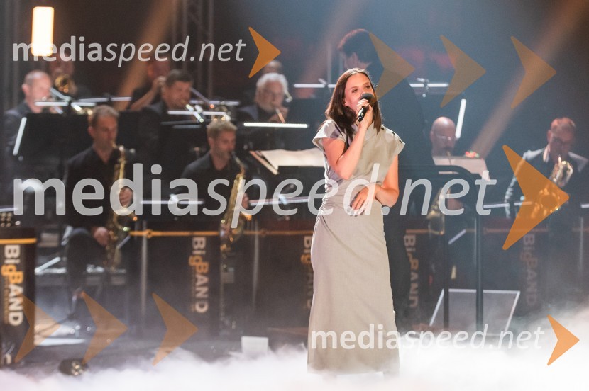  Lara Poreber, vokalistka LamaiFrišno/Fresh, dan nove slovenske glasbe 2023