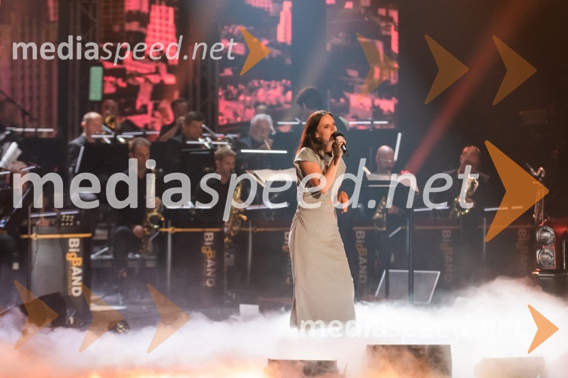  Lara Poreber, vokalistka LamaiFrišno/Fresh, dan nove slovenske glasbe 2023