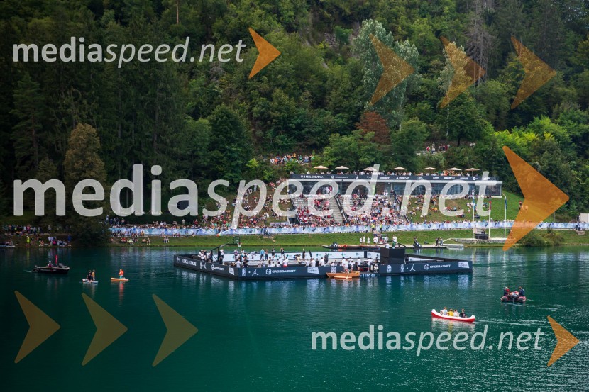 Košarkarski spektakel na gladini Blejskega jezera