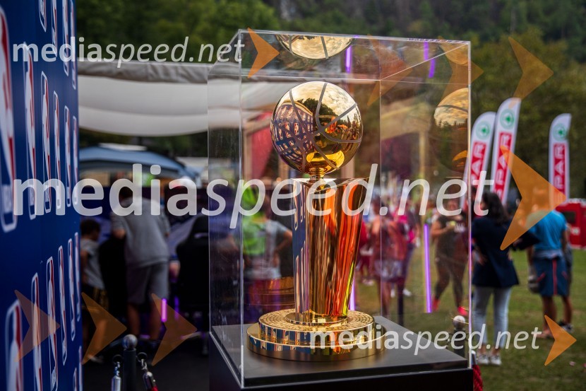 Košarkarski spektakel na gladini Blejskega jezera