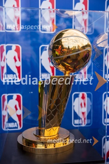 Košarkarski spektakel na gladini Blejskega jezera