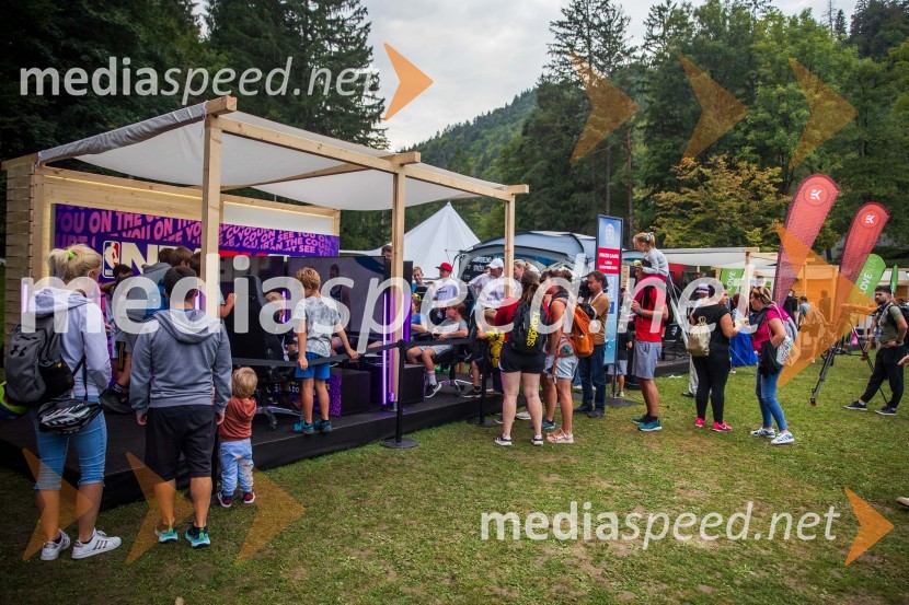 Košarkarski spektakel na gladini Blejskega jezera