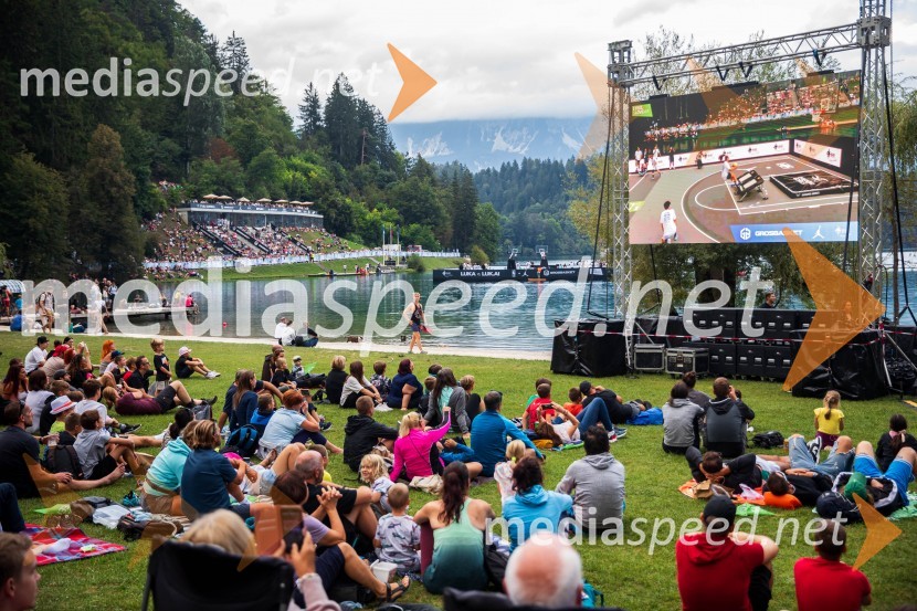 Košarkarski spektakel na gladini Blejskega jezera