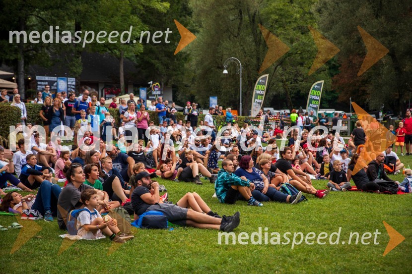 Košarkarski spektakel na gladini Blejskega jezera