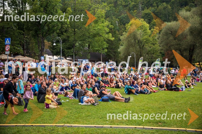 Košarkarski spektakel na gladini Blejskega jezera