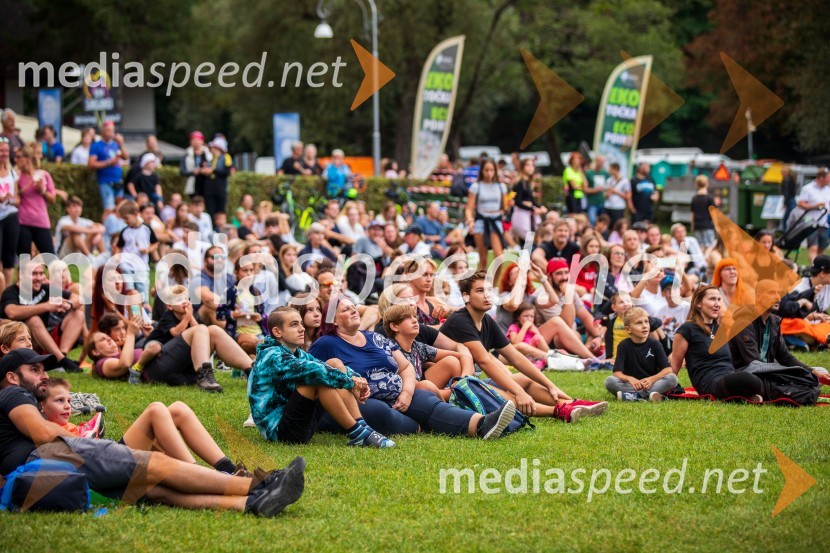 Košarkarski spektakel na gladini Blejskega jezera