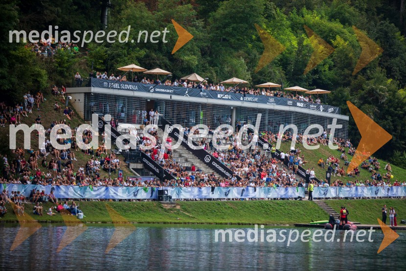 Košarkarski spektakel na gladini Blejskega jezera