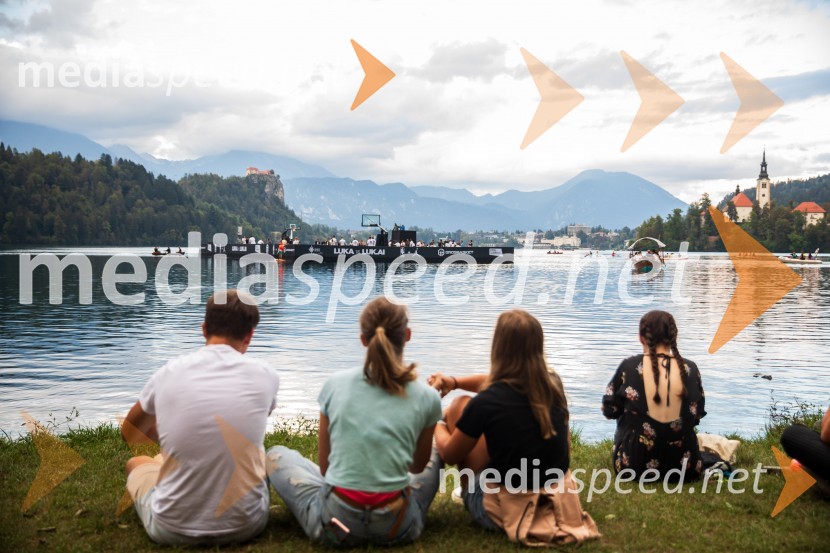 Košarkarski spektakel na gladini Blejskega jezera