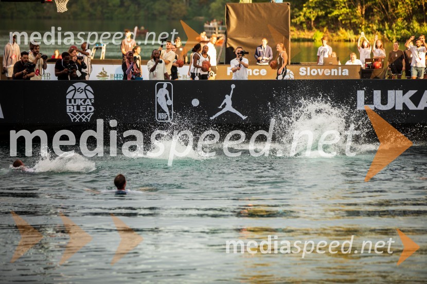 Košarkarski spektakel na gladini Blejskega jezera