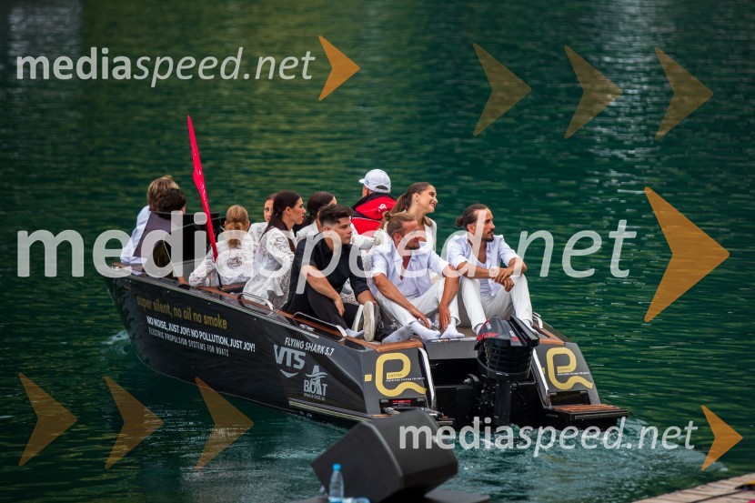 Košarkarski spektakel na gladini Blejskega jezera