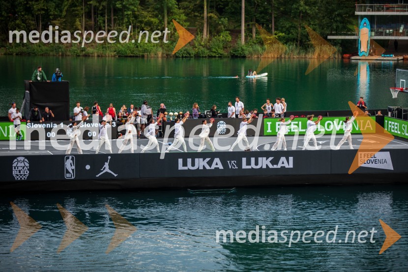 Košarkarski spektakel na gladini Blejskega jezera