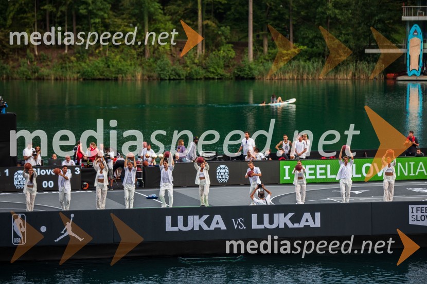 Košarkarski spektakel na gladini Blejskega jezera