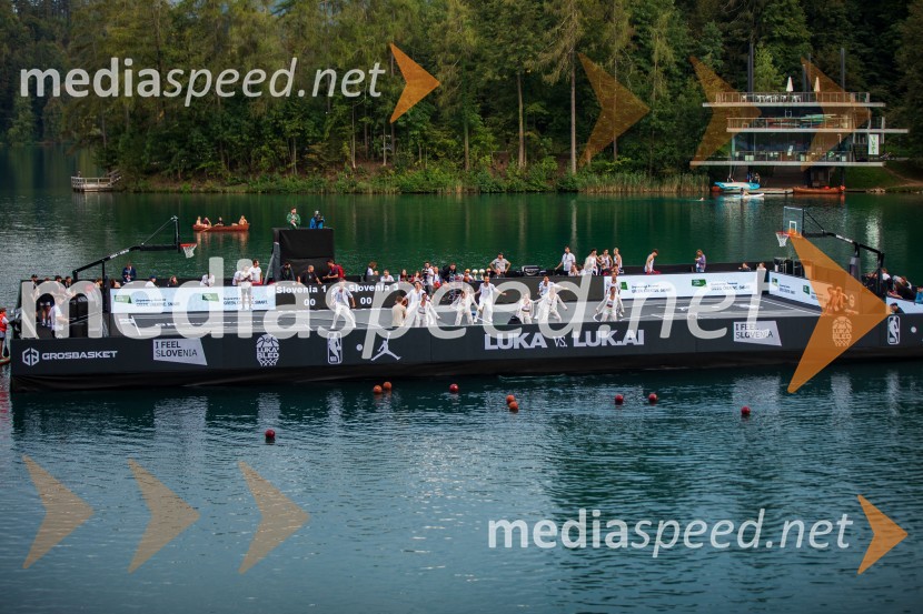 Košarkarski spektakel na gladini Blejskega jezera