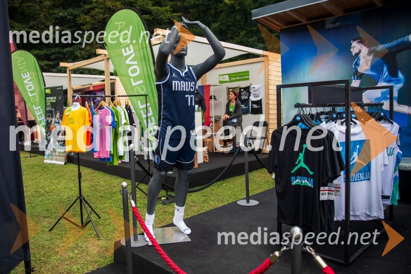 Košarkarski spektakel na gladini Blejskega jezera