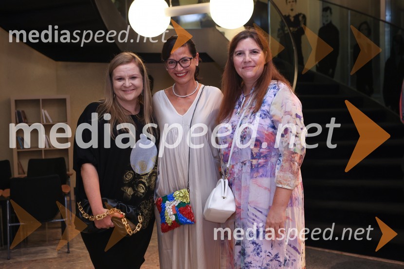 Plešasta pevka, premiera komedije absurda v MGL