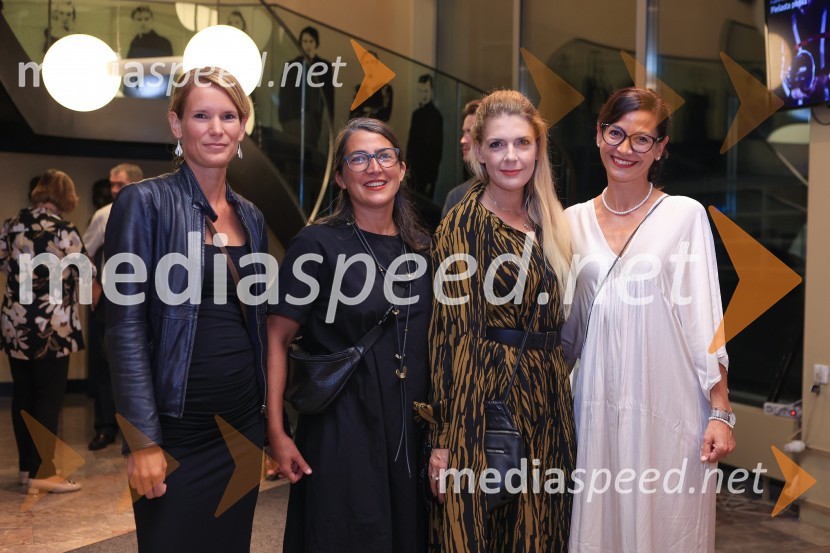 Plešasta pevka, premiera komedije absurda v MGL