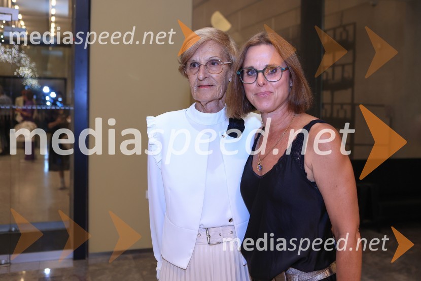 Plešasta pevka, premiera komedije absurda v MGL