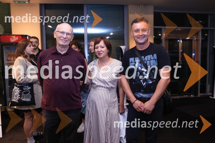 Plešasta pevka, premiera komedije absurda v MGL