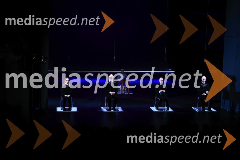 Plešasta pevka, premiera komedije absurda v MGL