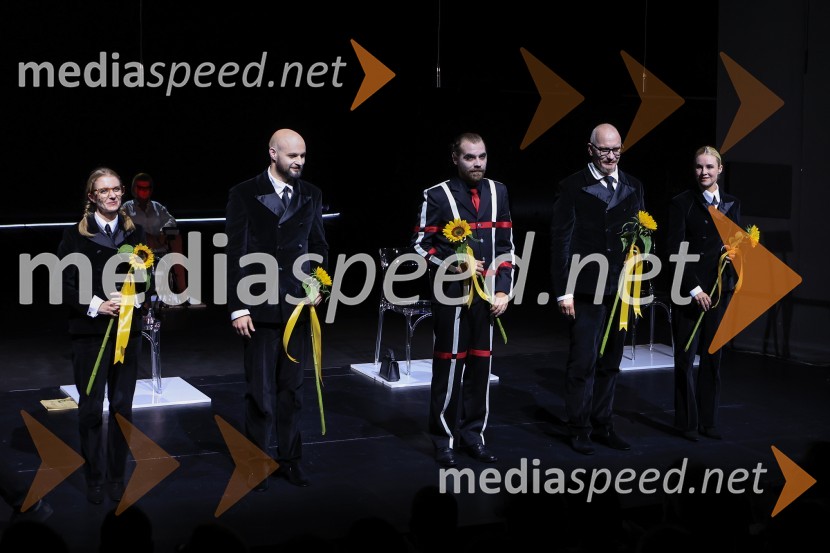 Plešasta pevka, premiera komedije absurda v MGL