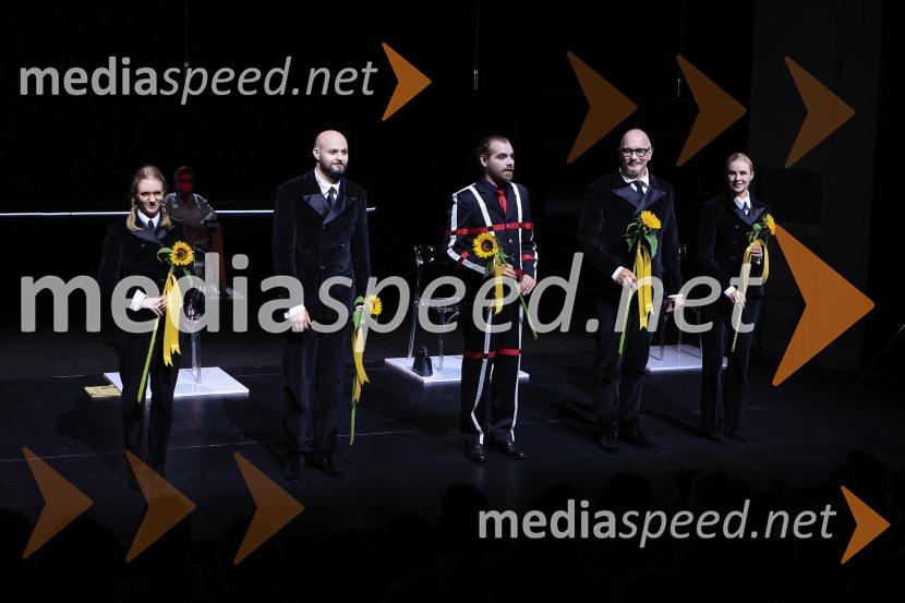 Plešasta pevka, premiera komedije absurda v MGL