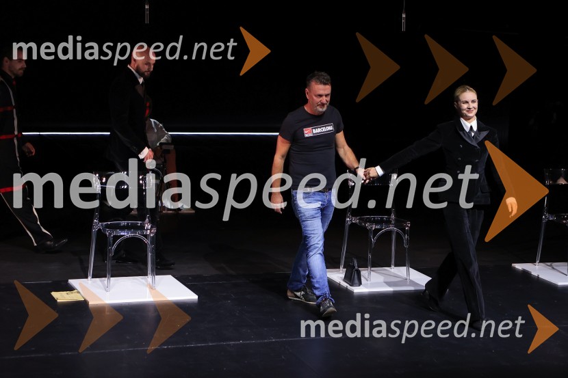 Plešasta pevka, premiera komedije absurda v MGL